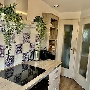  Appartement Le Petit , Jolie Maisonnette Terrasse Netflix Parking Prive Jeux De Societe Frankrijk